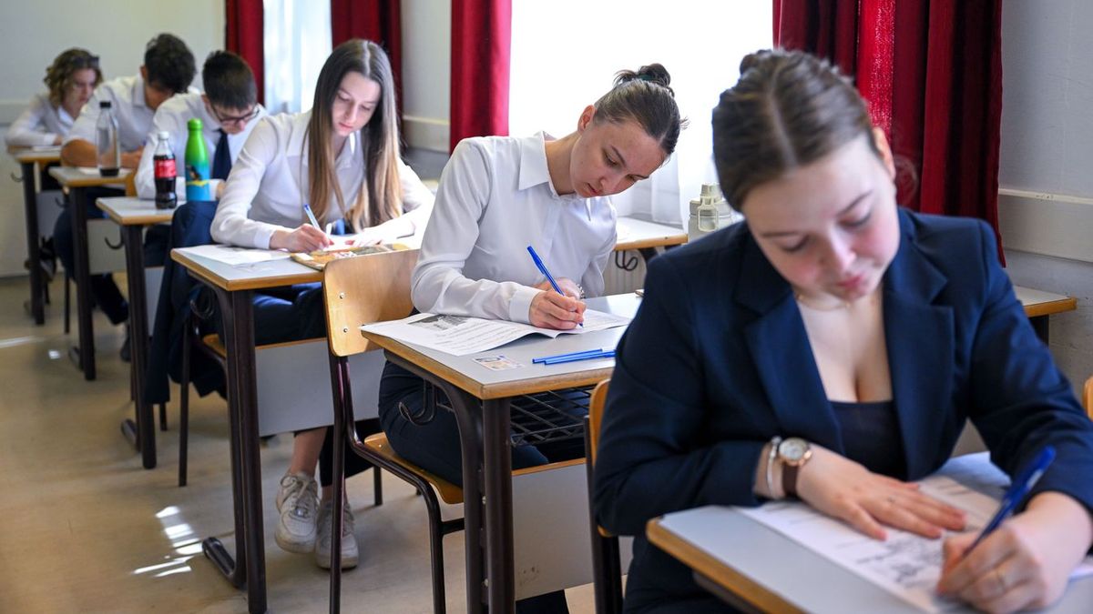 A német érettségi írásbeli feladatait országszerte ma oldják meg a tanulók. Fotó: MTI/Czeglédi Zsolt