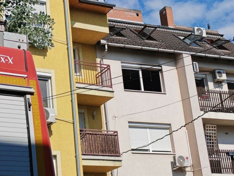 Konyhai tűz miatt kellett kiüríteni egy szegedi társasházat vasárnap