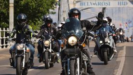 Hatalmas rekordösszeggel segítik a beteg gyerekeket a szegedi motorosok
