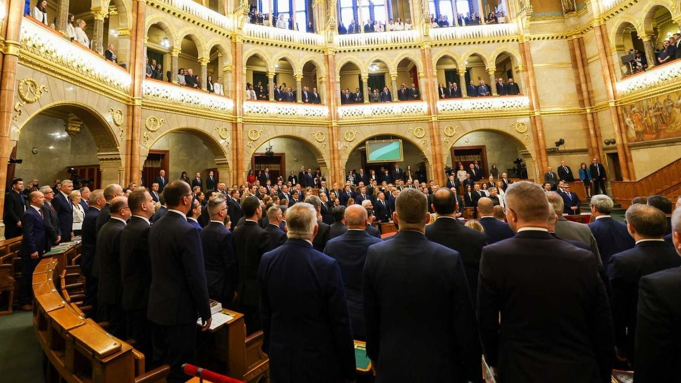 Kedd délután teszik le az esküt a parlamentben az új kormány miniszterei