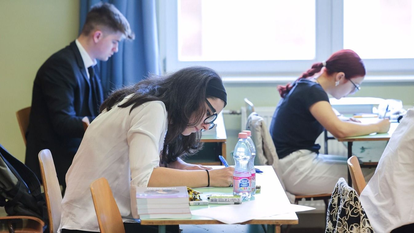 Angol nyelvvel folytatódik az érettségi: több tízezer diák vizsgázik ma