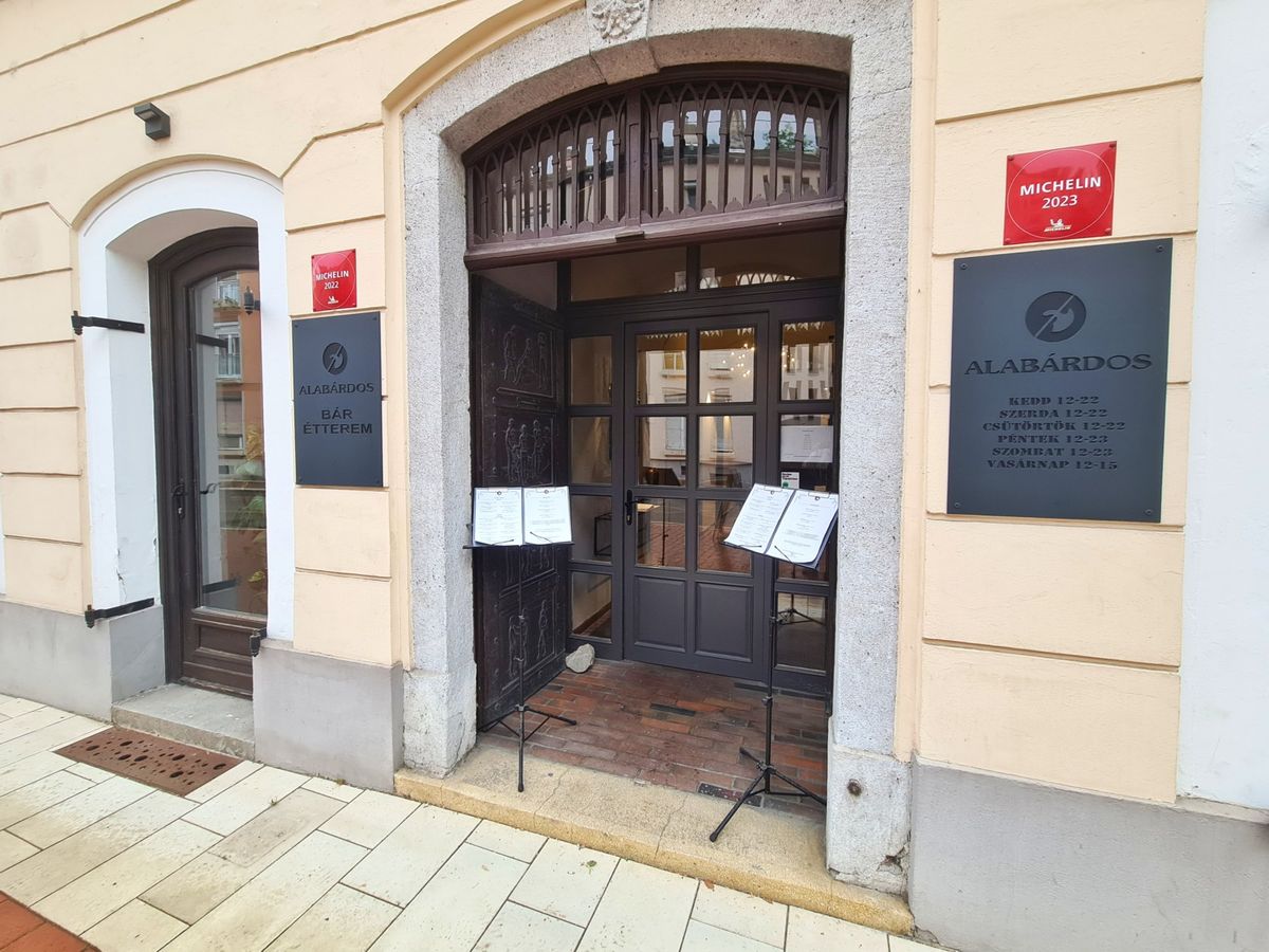 Hamarosan újranyithat Szeged legendás vendéglátóhelye