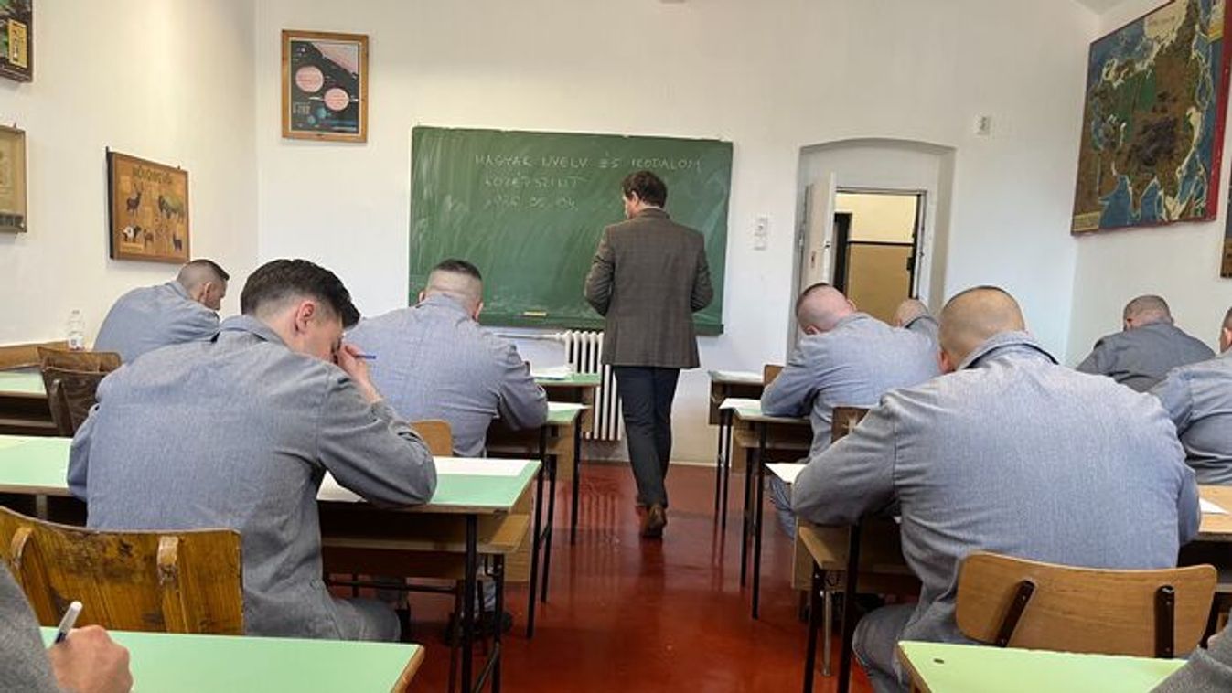 Érettségi a szegedi börtönben: fogvatartottak ültek vizsgapadba