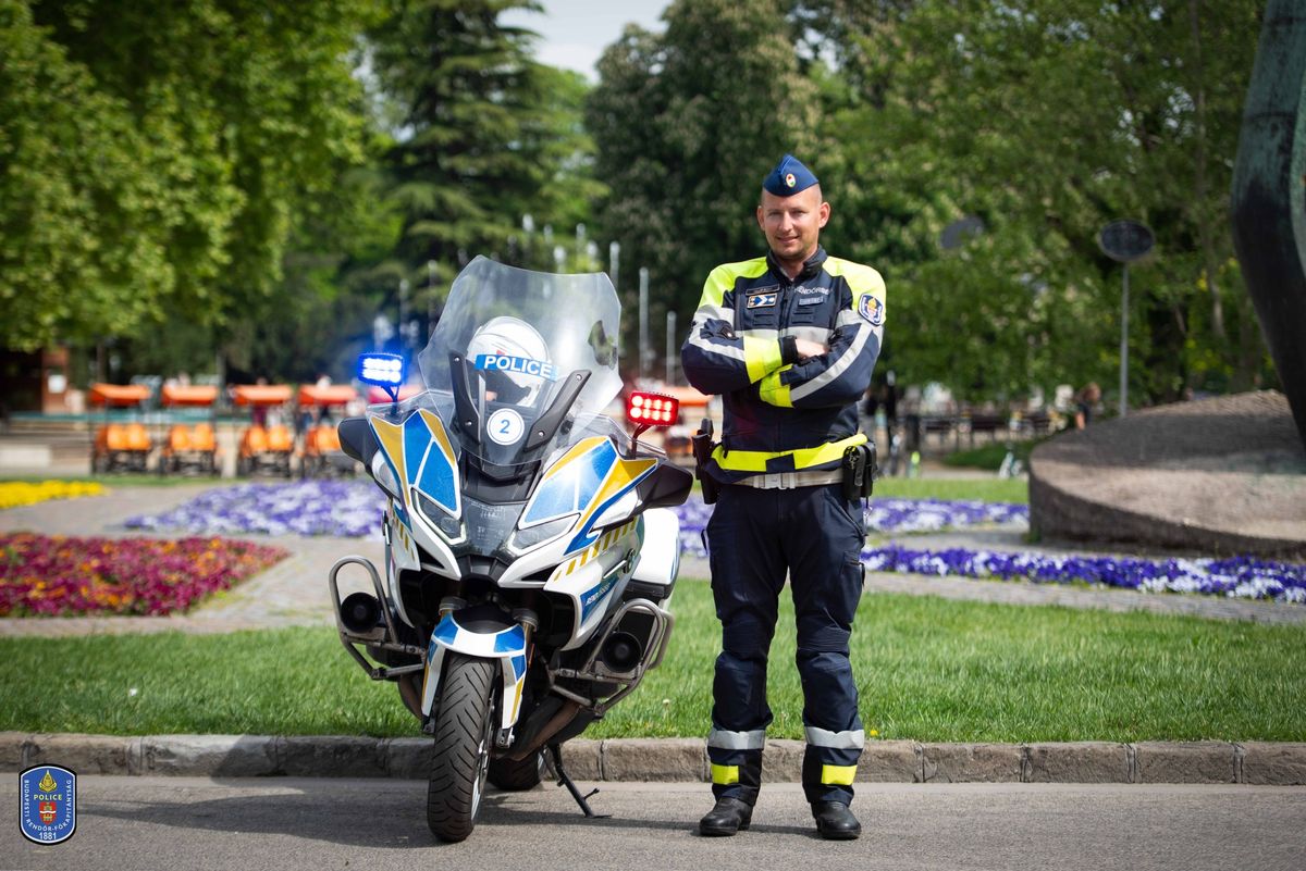 A precíz vezetéstechnika hozta meg a várt eredményt és a rendőrmotoros sikert. Fotó: Facebook/BRFK Budapesti Rendőr-főkapitányság