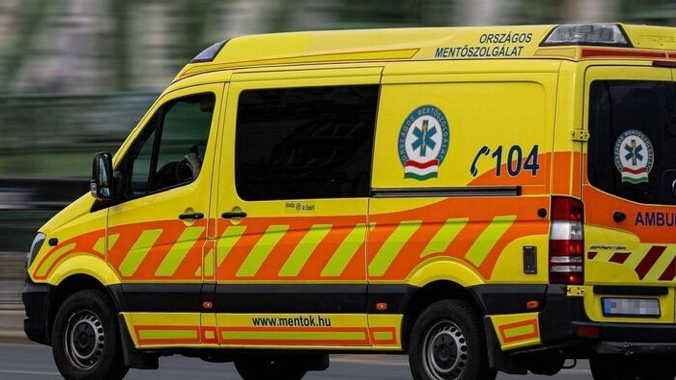 Lezárták az M5-ös autópályát a Szeged felé tartó oldalon a súlyos balesetnél