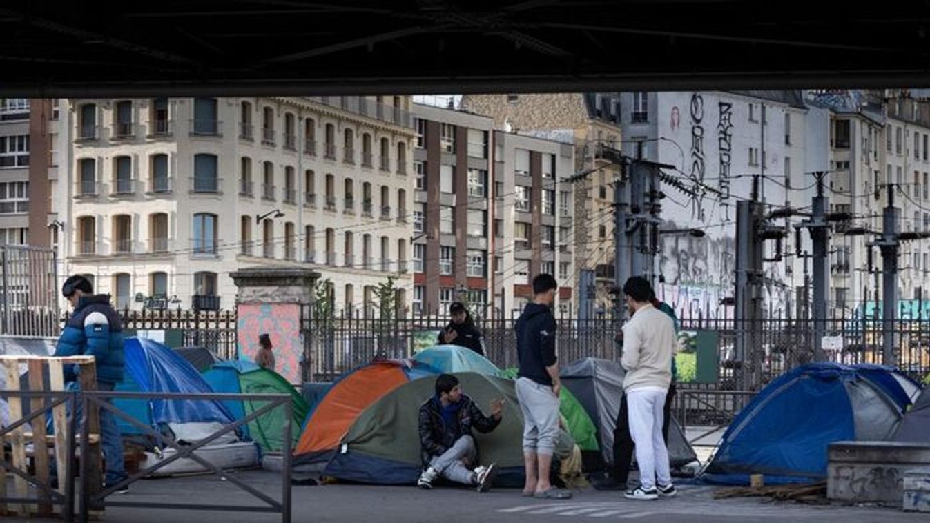 Akár húszezer illegális migráns érkezhet hazánkba a brüsszeli paktum miatt