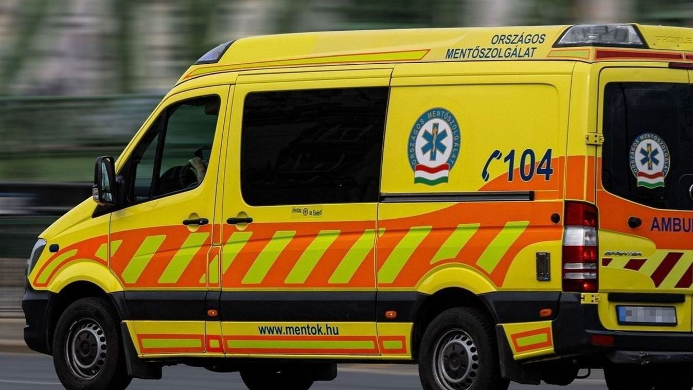 Lezárták az M5-ös autópályát a Szeged felé tartó oldalon a súlyos balesetnél