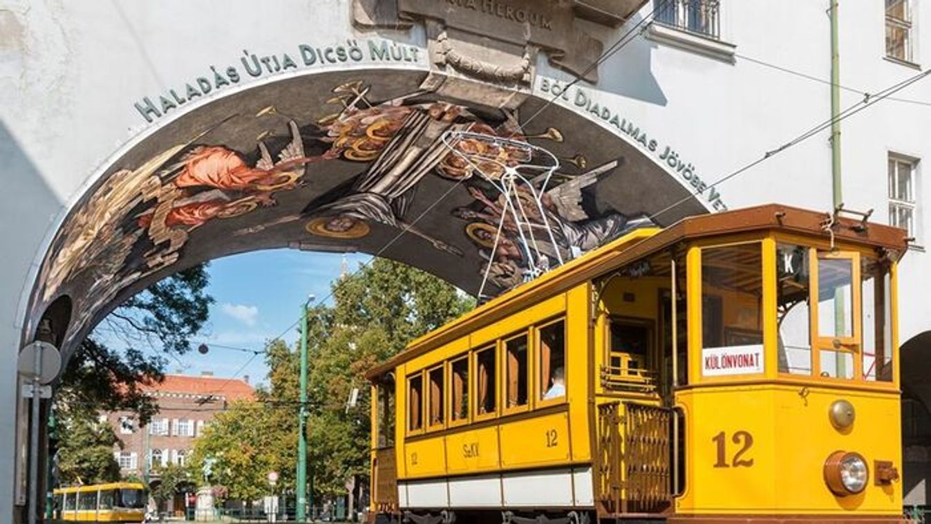 Megnyílik a kulisszák mögötti világ: jármű bemutató és villamosvezetés Szegeden