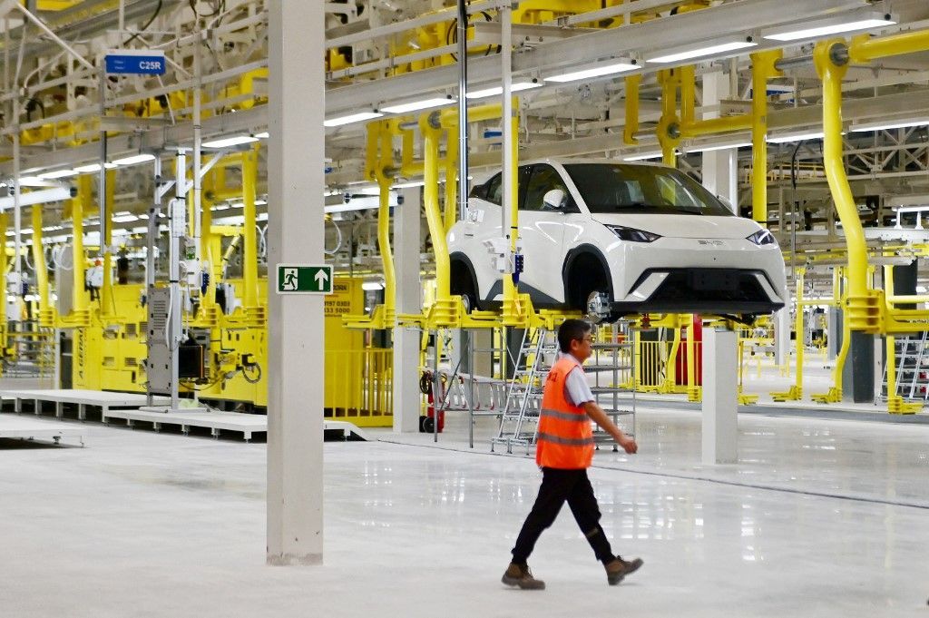 A BYD átvenné a kapacitásfelesleggel küzdő európai autógyártók üzemeit