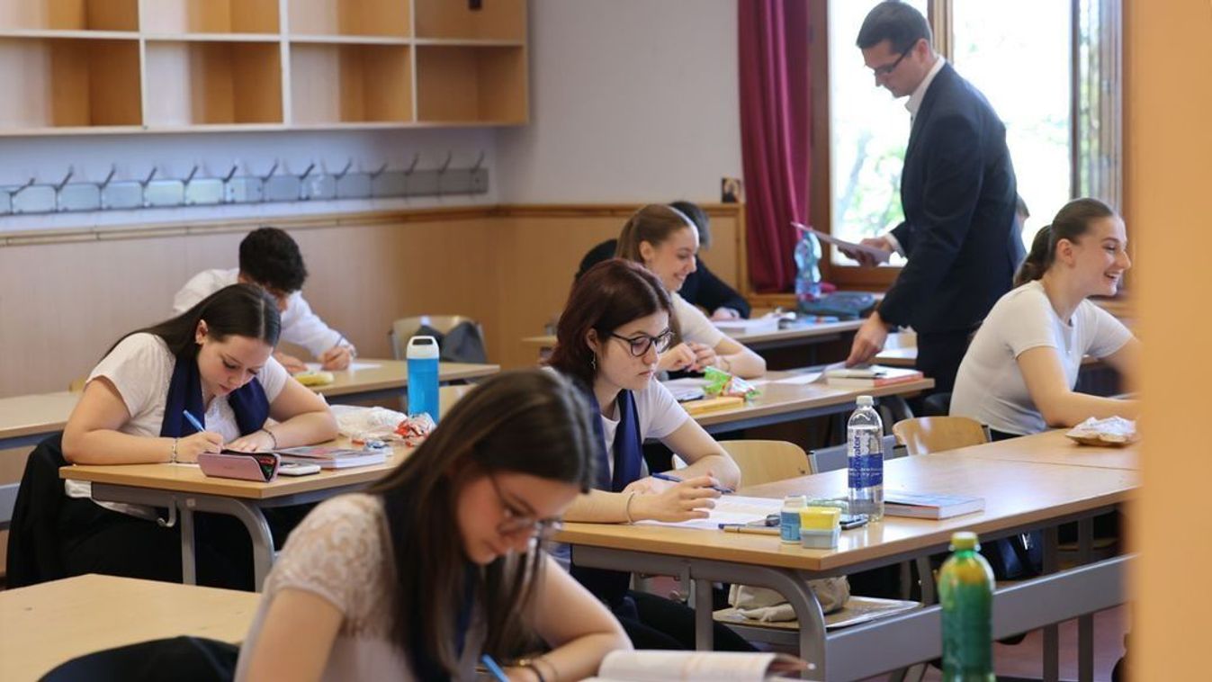 A múlt nagy kérdéseiből vizsgáznak ma az érettségizők