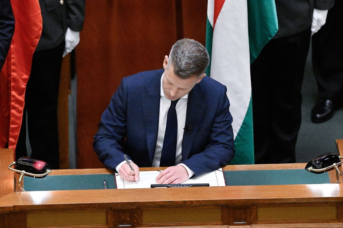 Magyar Péter miniszterelnök szombaton letette esküjét az új Országgyűlés alakuló ülésén az Országházban. A kormányfő ma megnevezte szóvivőit. Fotó: Hegedüs Róbert/MTI