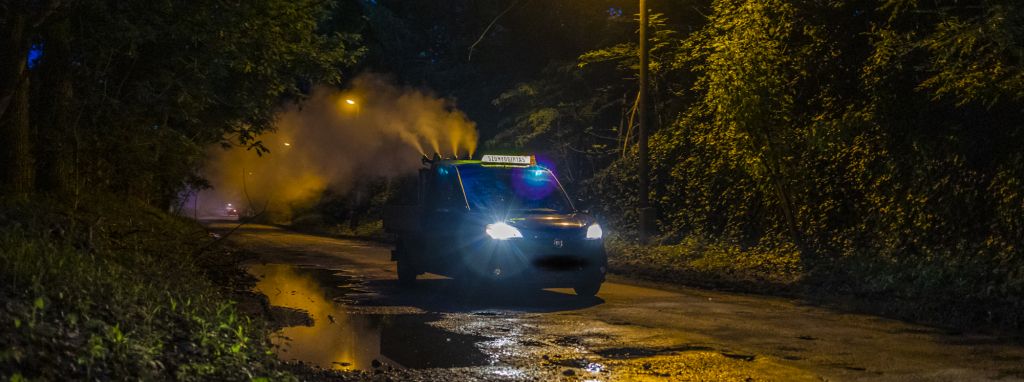 A szúnyoggyérítés során biológiai módszereket alkalmaznak. Fotó: Országos Katasztrófavédelmi Főigazgatóság. 