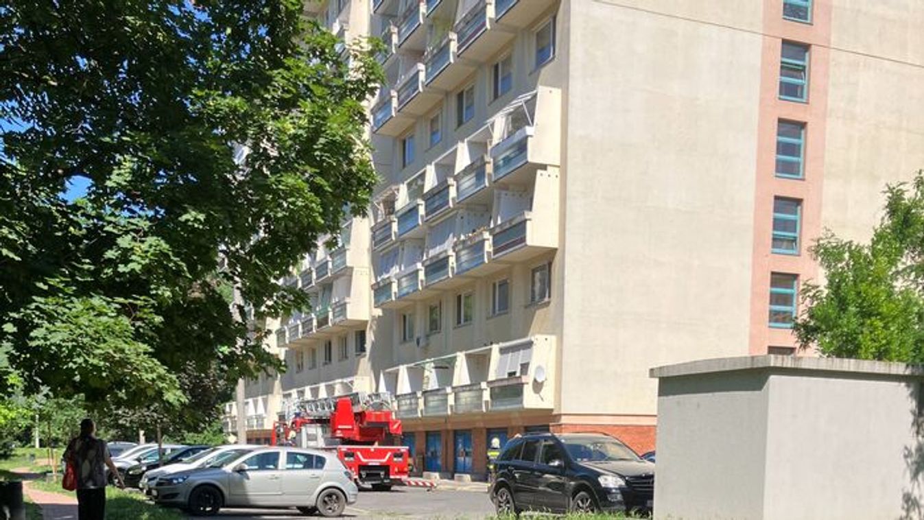 Daruval mentették meg az idős nőt Újszegeden, az erkélyen át jutottak be a lakásba