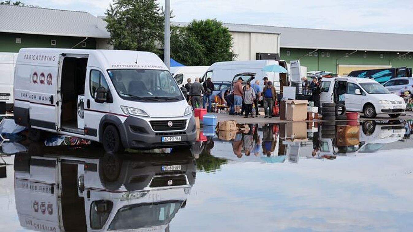 Tóvá változott a placc, elképesztő látvány fogadta a vásározókat